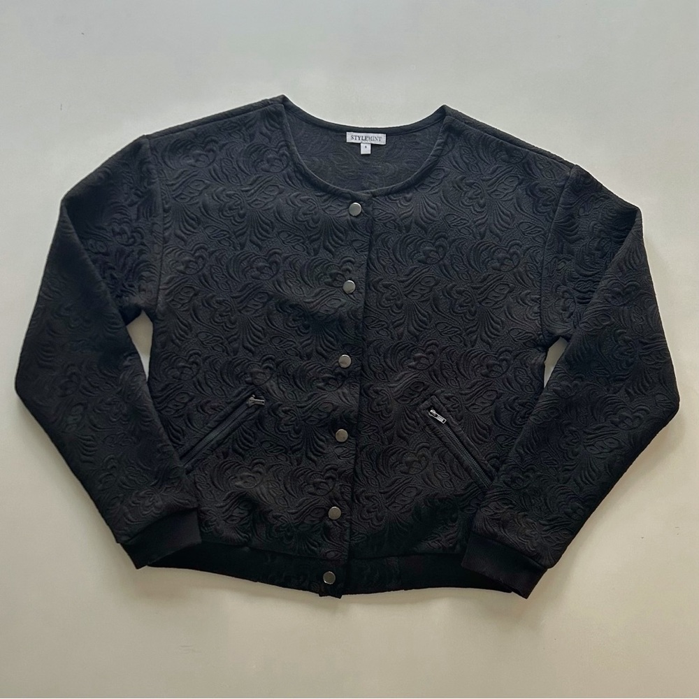 StyleMint Black Textured Floral Bomber Jacket Snap Front Round Neck Size S - Picture 3 of 9